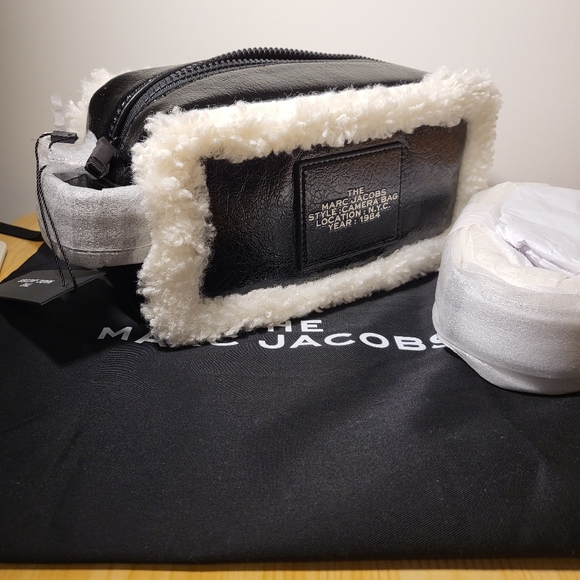 Marc Jacobs Crinkle Leather Camera Bag - Picture 5 of 5